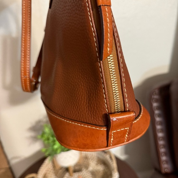 Dooney and bourke dome satchel - Picture 6 of 7